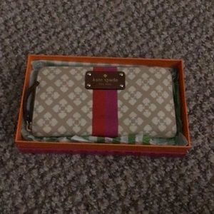 Kate spade zip wallet